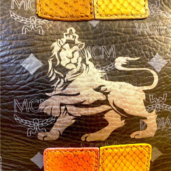 MCM Black/Gold Visetos Coated Canvas and Leather Princess Lion Tote, EUC - Picture 2 of 11